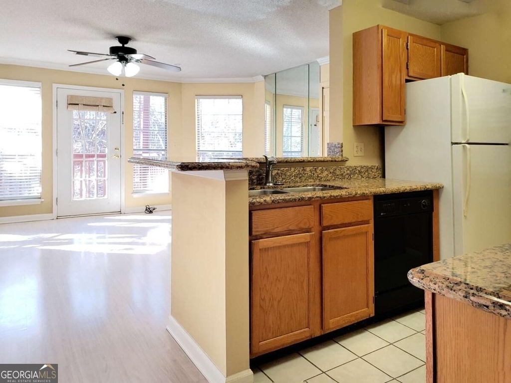 913 Wentworth Court - Photo 6