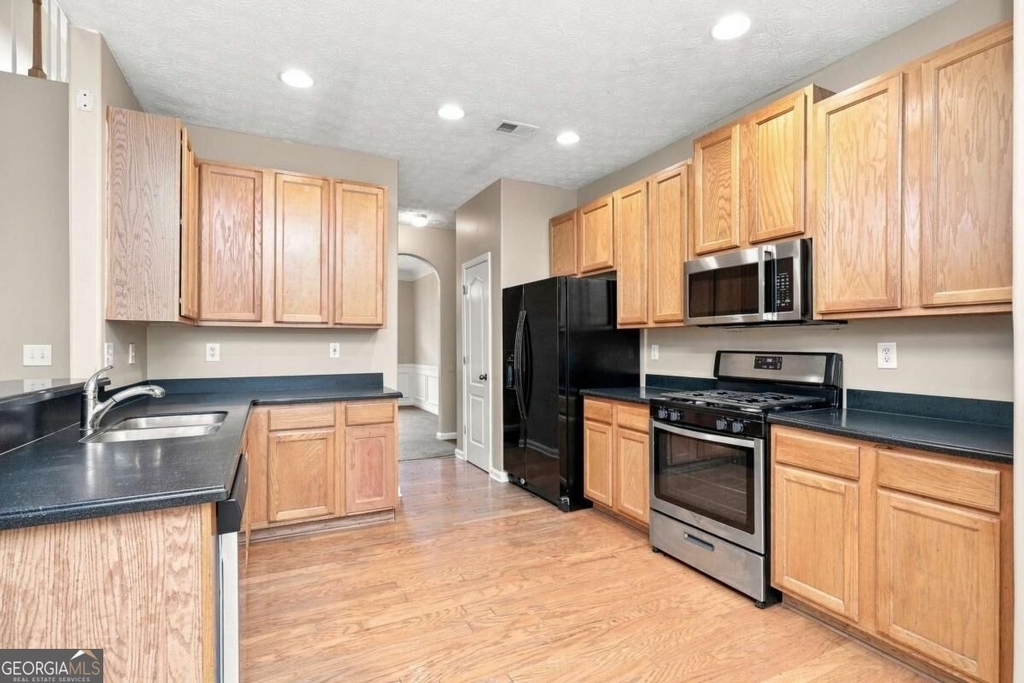 75 Greenland Drive - Photo 3