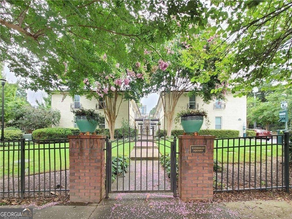 48 Peachtree Avenue - Photo 0