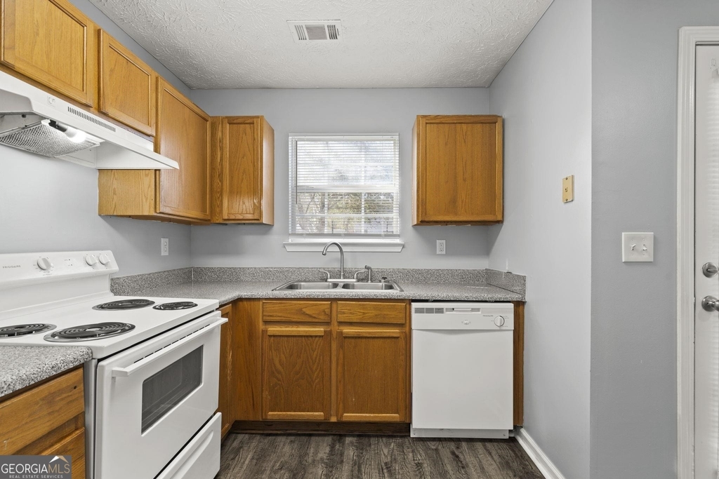 1469 N 42 Highway - Photo 6