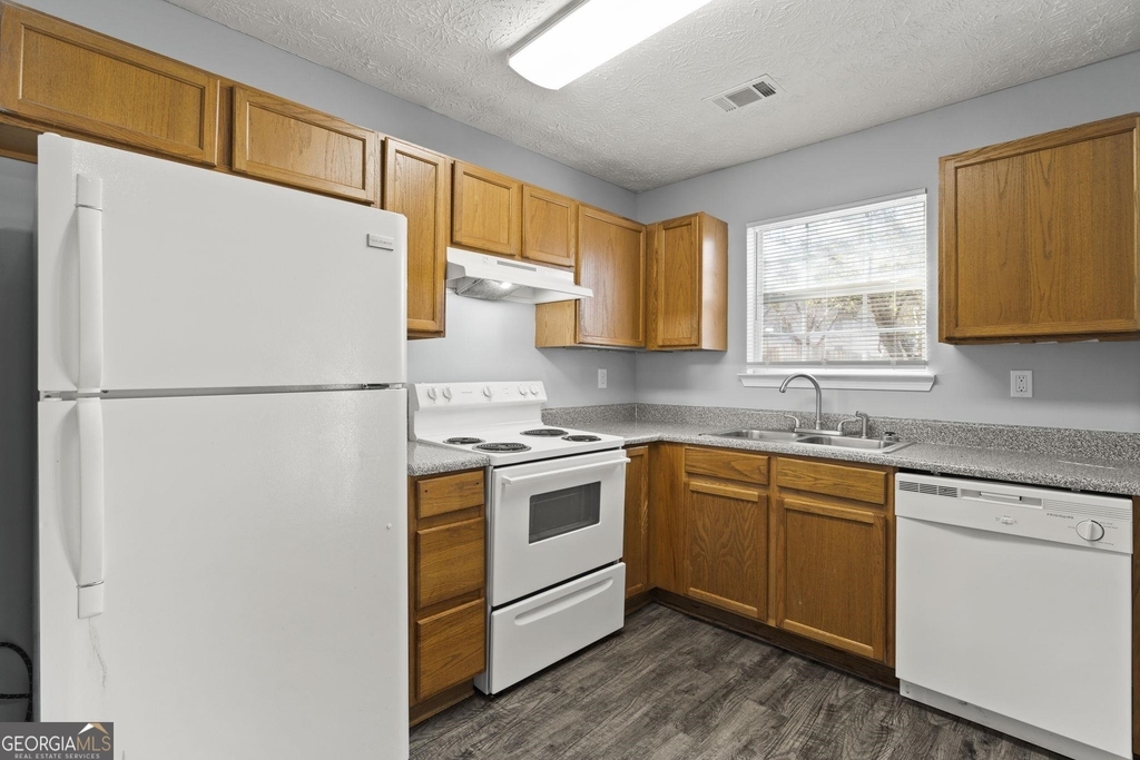 1469 N 42 Highway - Photo 5