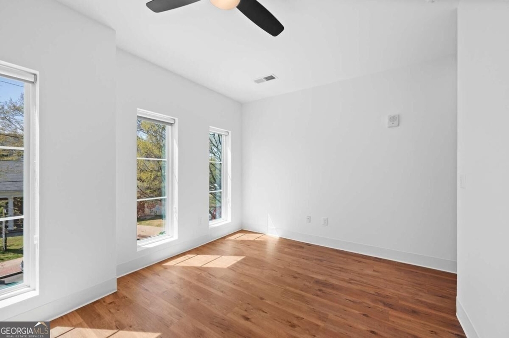 456 Flat Shoals Avenue Se - Photo 8