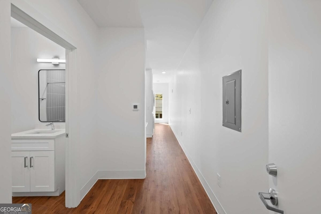 456 Flat Shoals Avenue Se - Photo 2