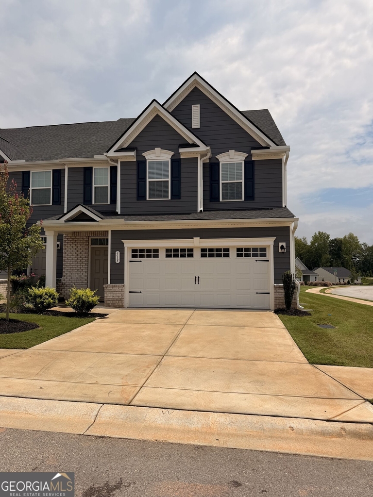 513 Ellwood Lane - Photo 0