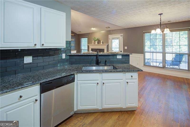 4267 Rivuere Point - Photo 14