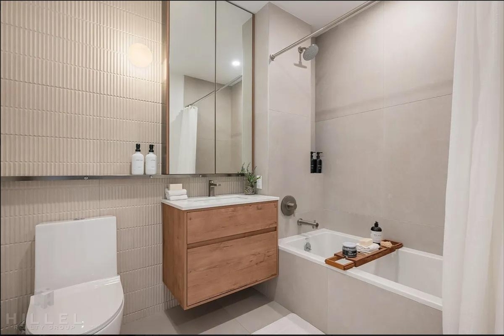 Atlantic Avenue - Photo 10