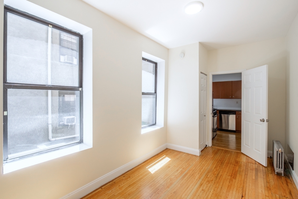 East 12th Street & 2nd Ave - Photo 8
