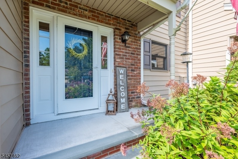122 Sunrise Dr - Photo 0