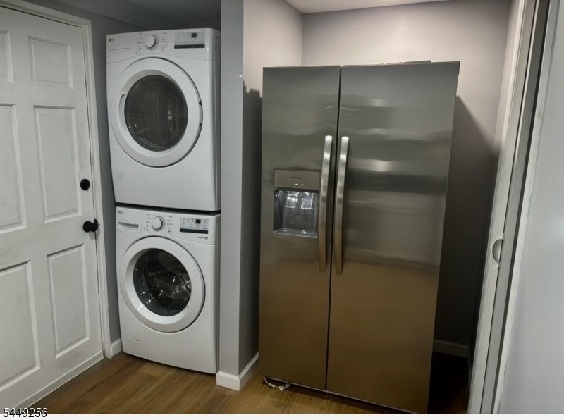 253 Washington St - Photo 2