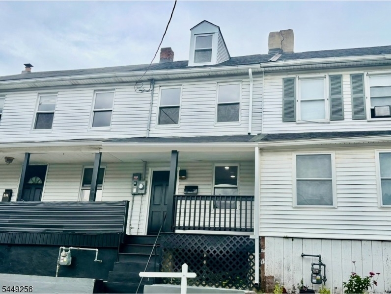 253 Washington St - Photo 0