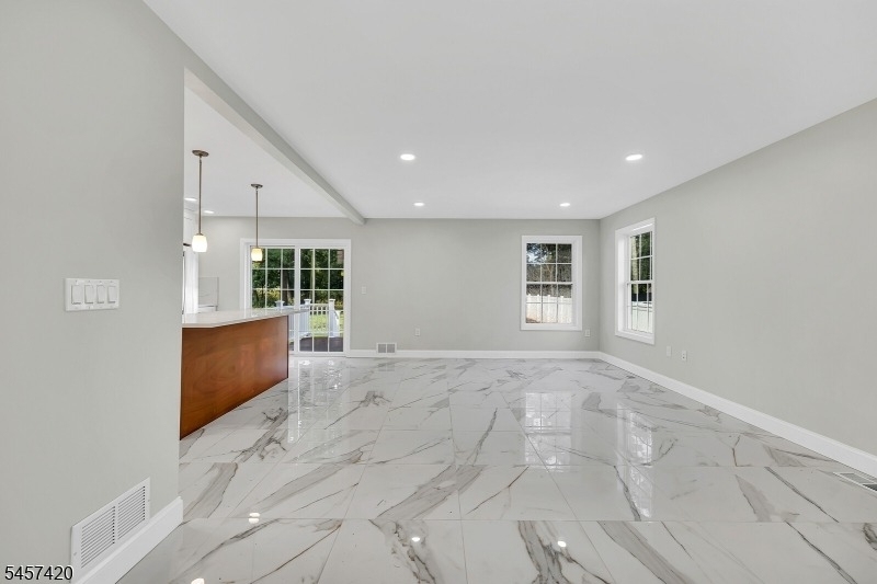 283 S Michigan Ave - Photo 4