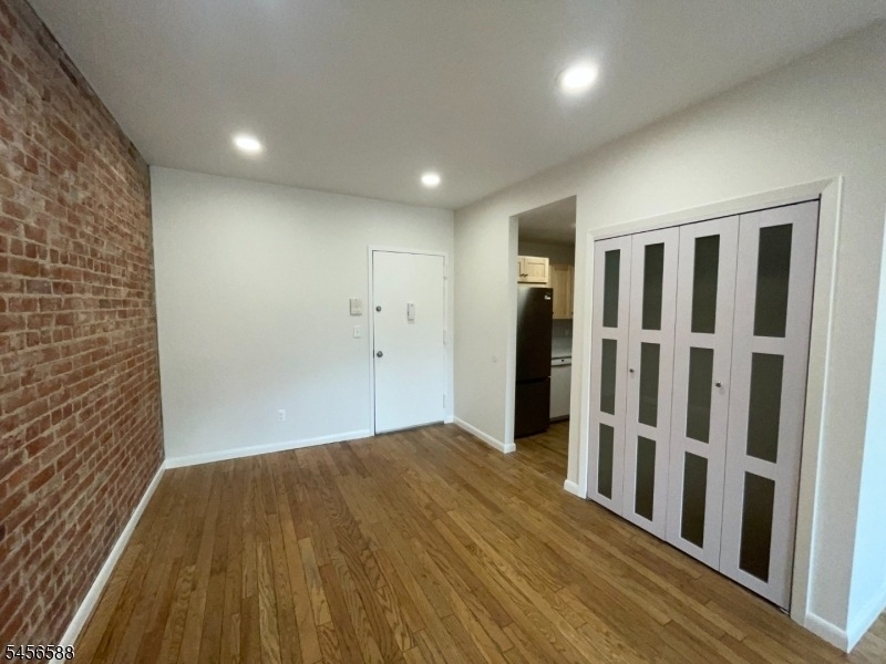 6 E Blackwell St - Photo 5