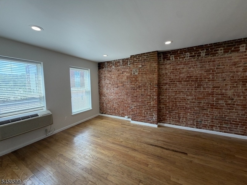 6 E Blackwell St - Photo 2