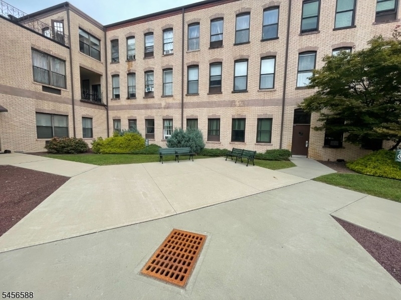 6 E Blackwell St - Photo 13