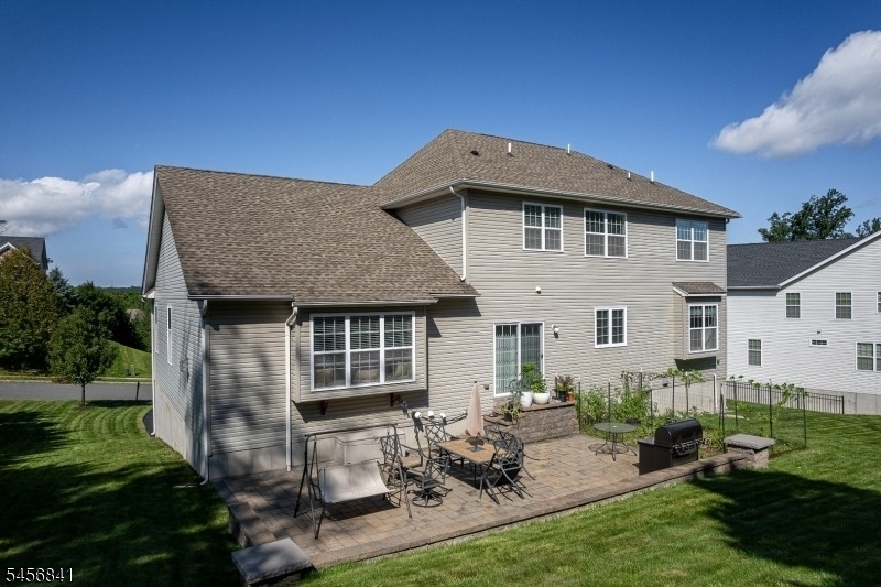 5 Pfrommer Ave - Photo 1