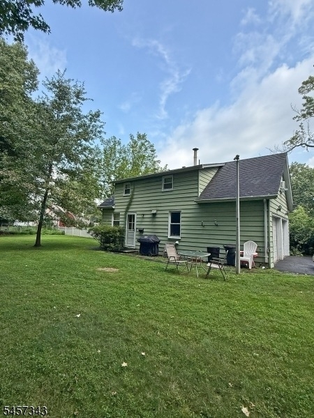 331 Center St - Photo 2