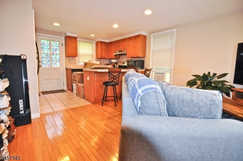 331 Center St - Photo 5