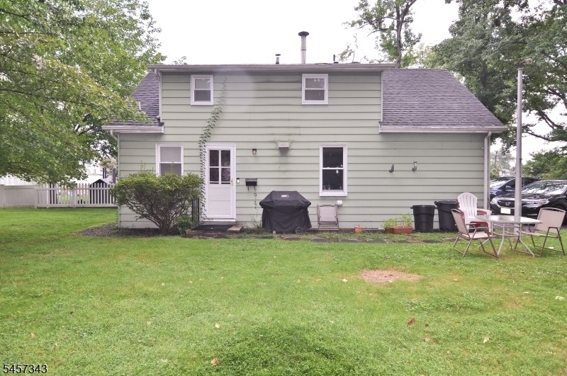 331 Center St - Photo 0