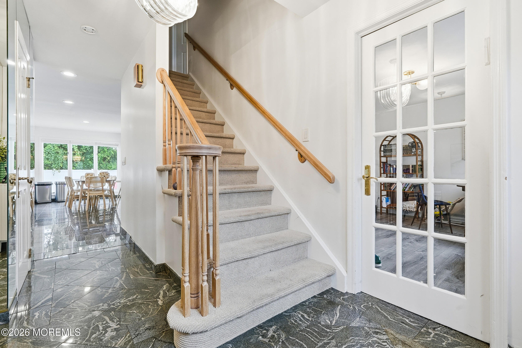 304 Monmouth Road - Photo 4