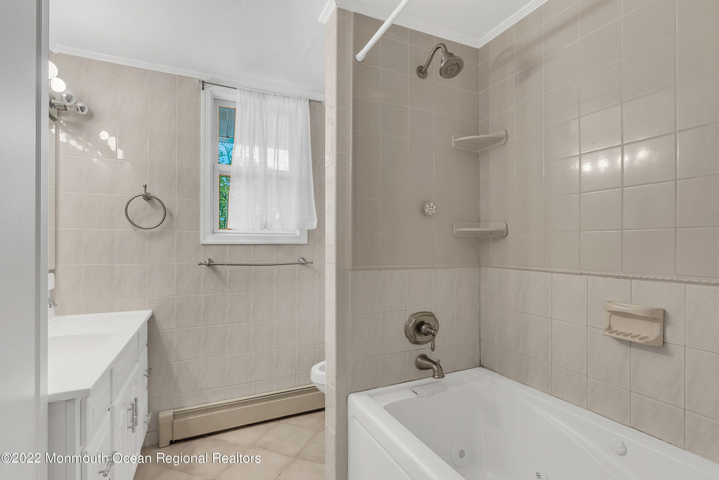 370 W Park Avenue - Photo 21