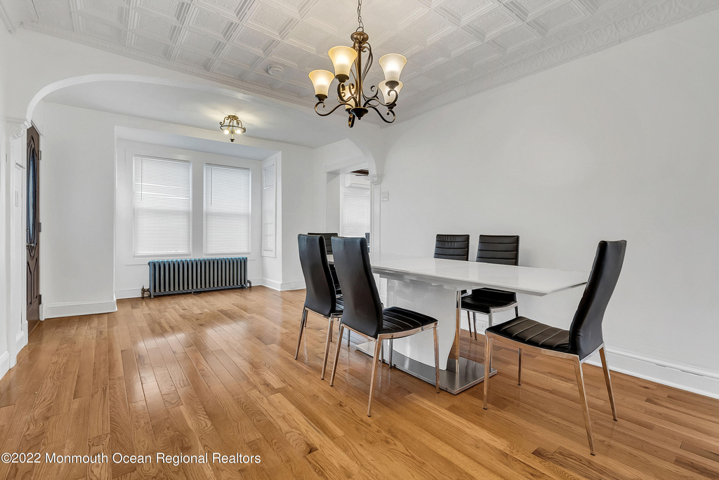 370 W Park Avenue - Photo 8