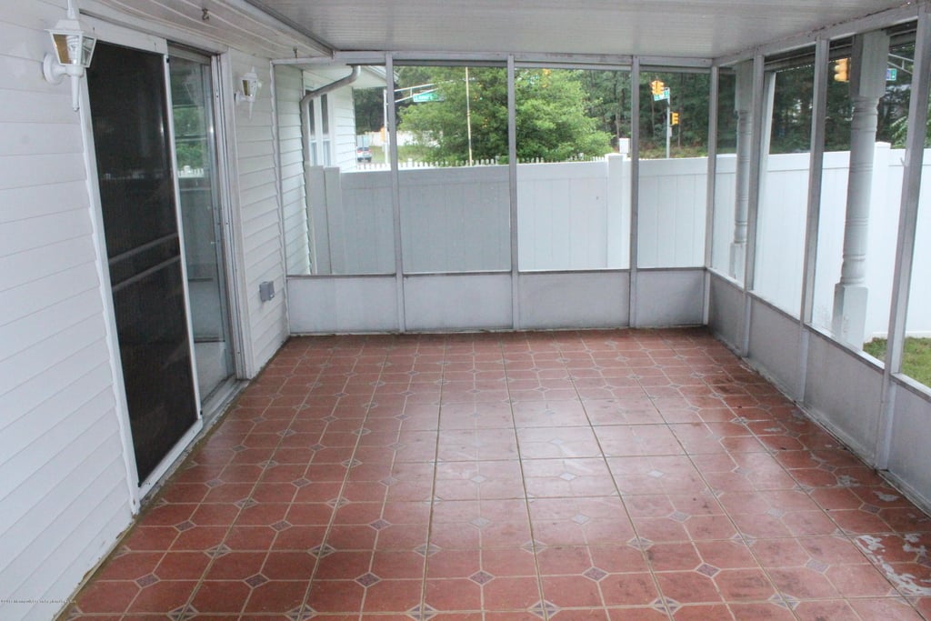 254 Admiral Avenue - Photo 11