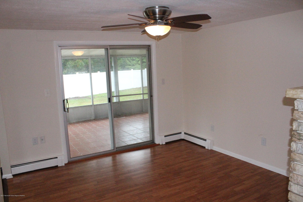 254 Admiral Avenue - Photo 3