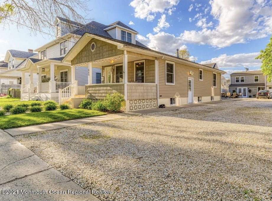 606 Brinley Avenue - Photo 0