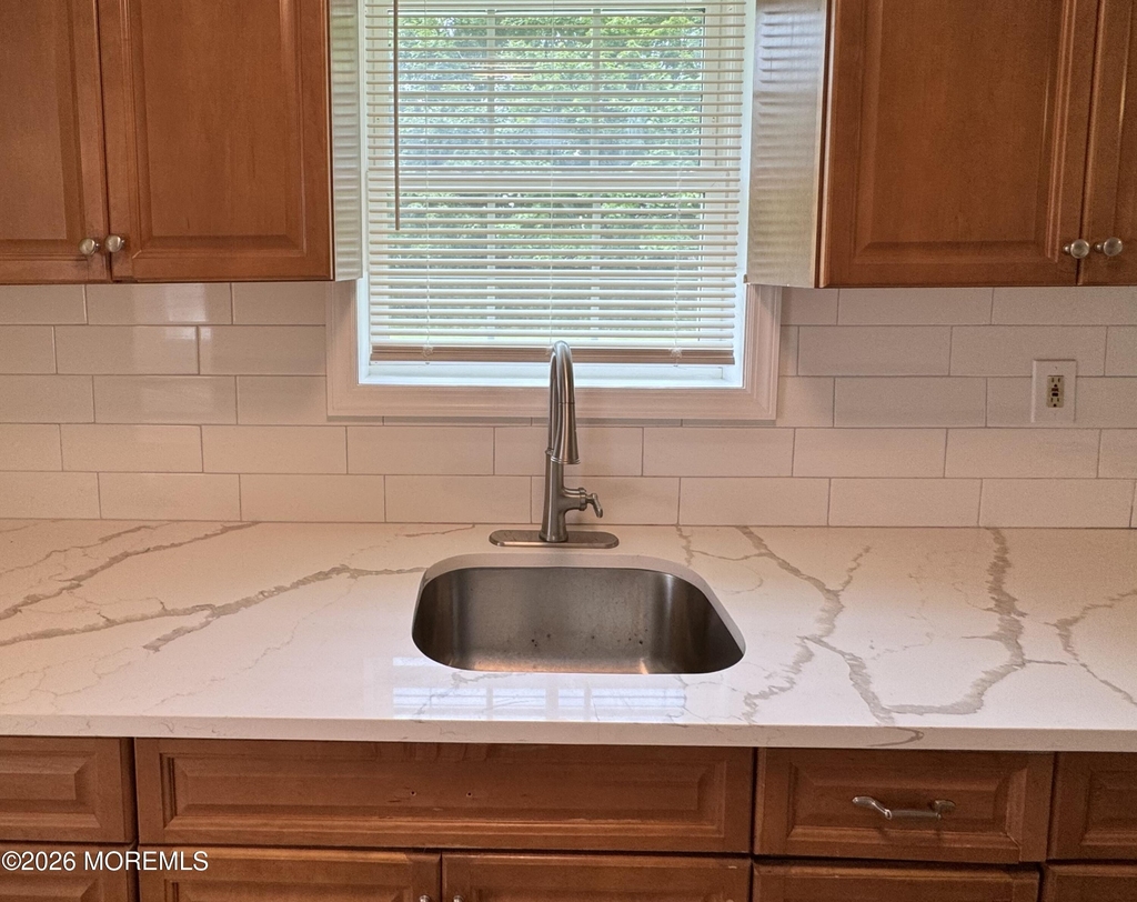 410 2nd Ave - Photo 2
