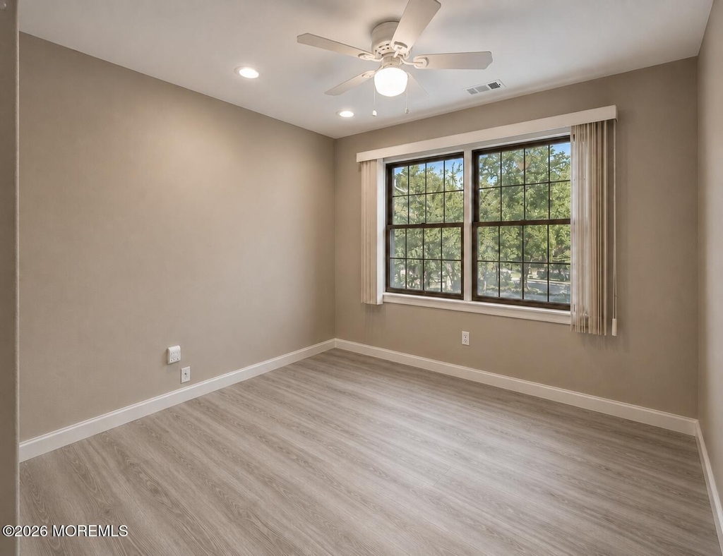 8 Hialeah - Photo 6
