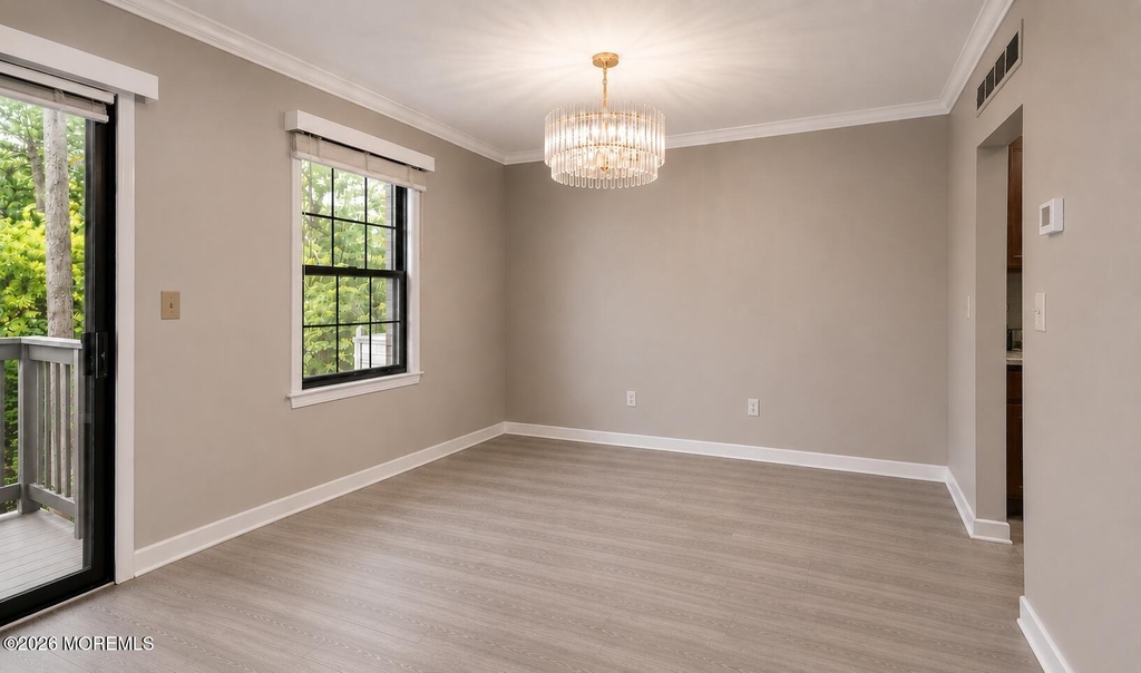 8 Hialeah - Photo 2