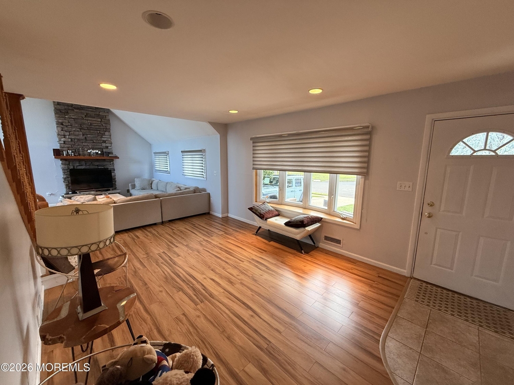 7 Carole Drive - Photo 3