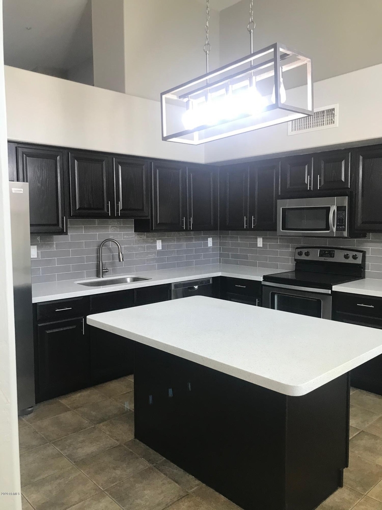 736 S Beck Avenue - Photo 4