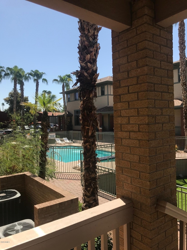 736 S Beck Avenue - Photo 2