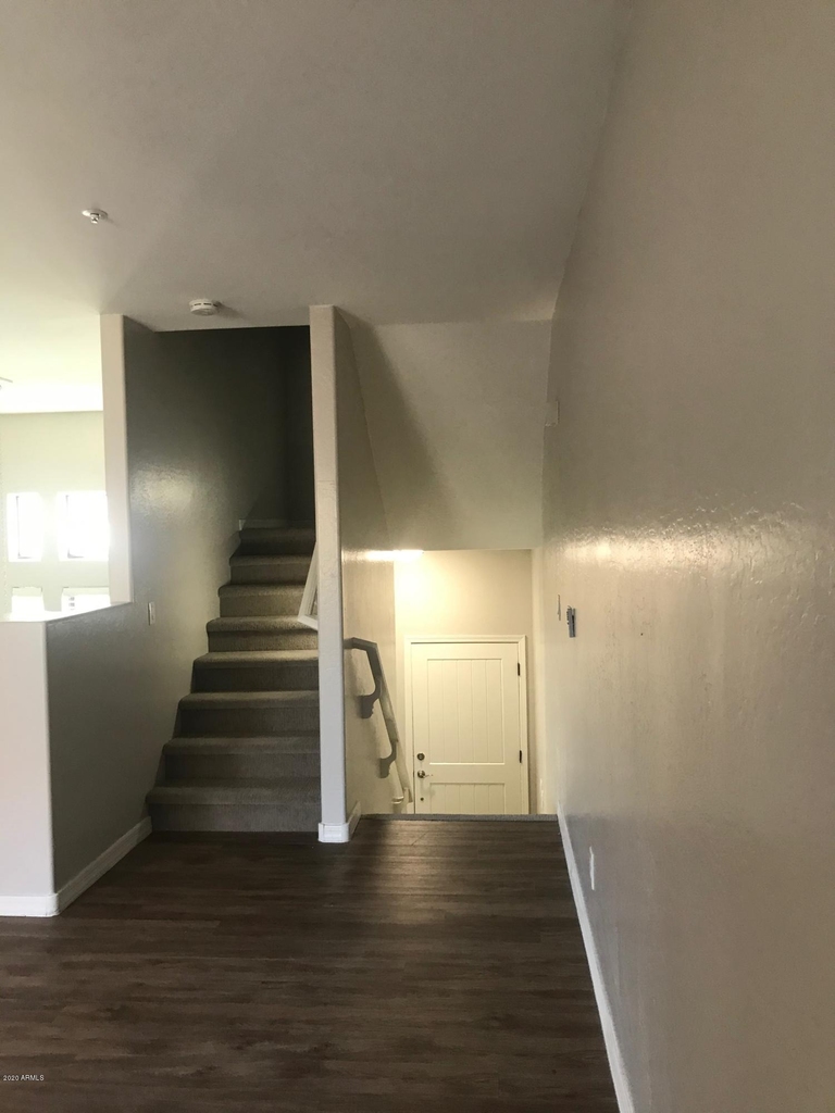 736 S Beck Avenue - Photo 18