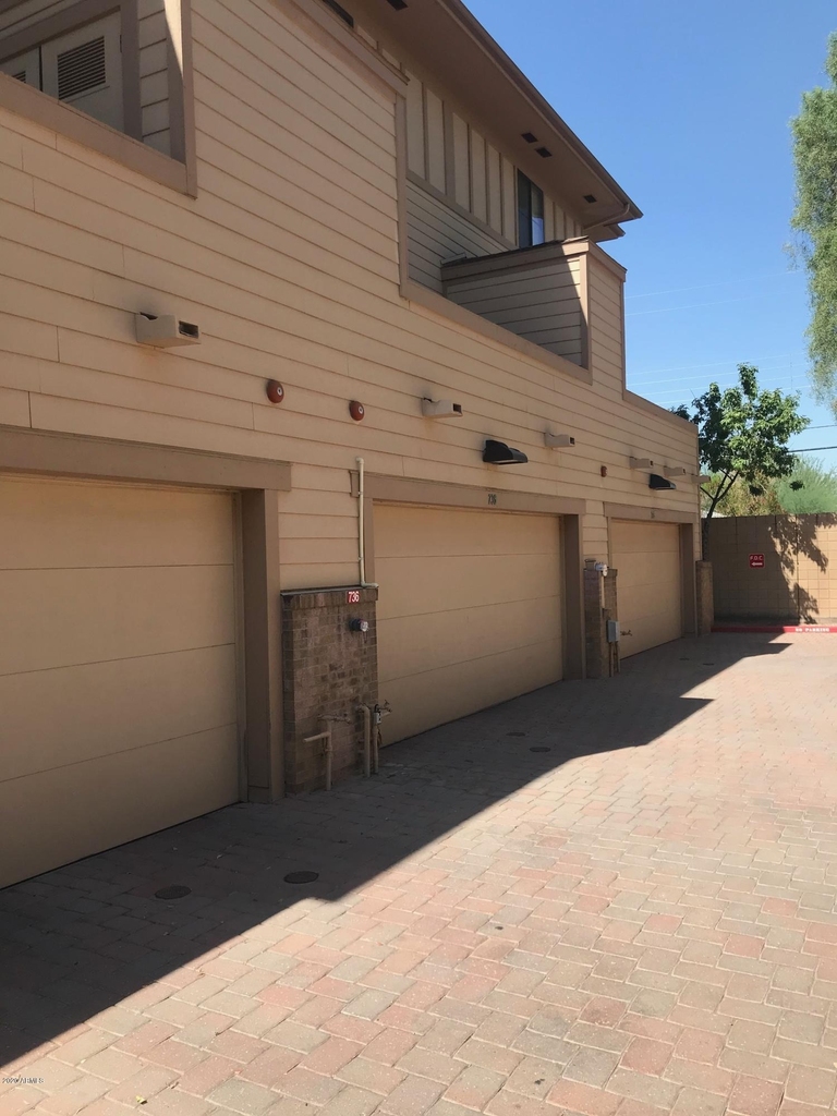 736 S Beck Avenue - Photo 32