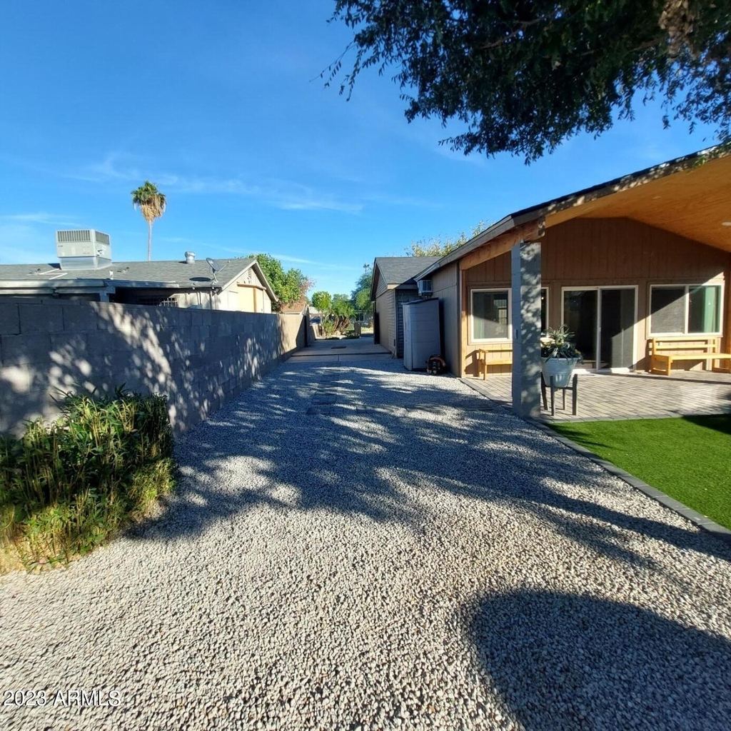 1636 N 64th Drive - Photo 34