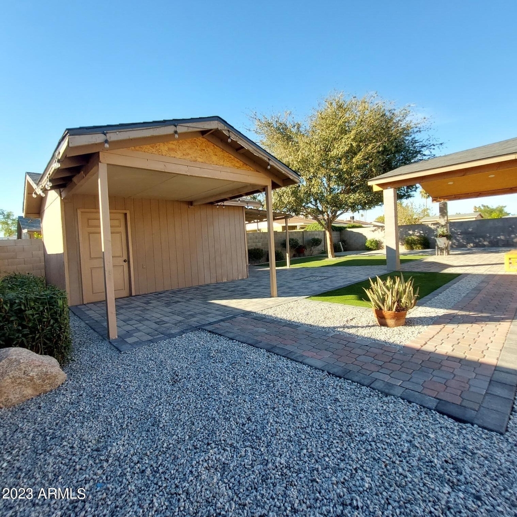 1636 N 64th Drive - Photo 32