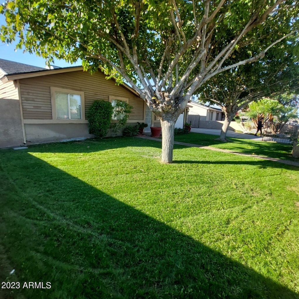 1636 N 64th Drive - Photo 6