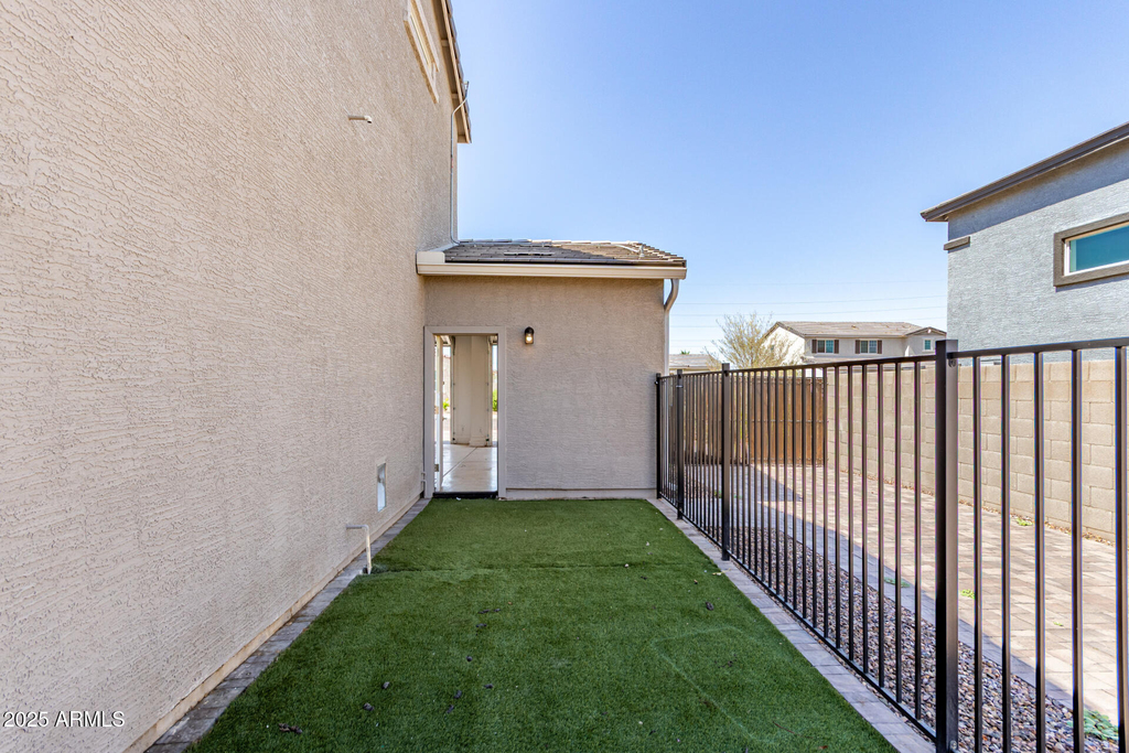2071 E Piedmont Place - Photo 36