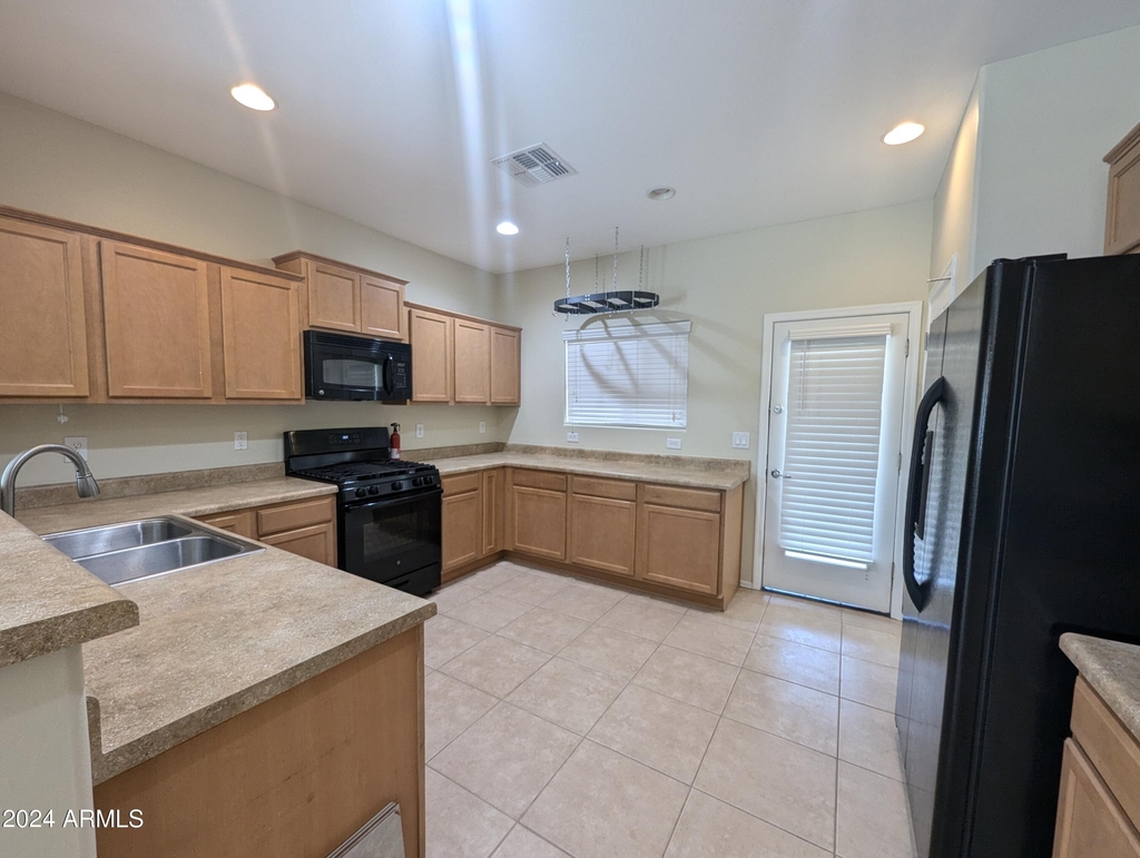 2363 N Smithsonian Drive - Photo 3
