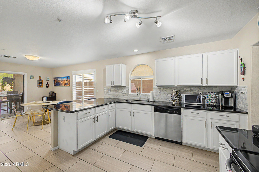 15550 N Frank Lloyd Wright Boulevard - Photo 10