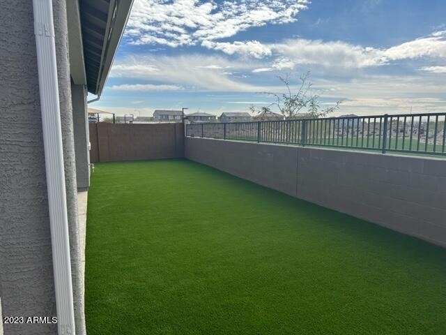 8911 W Solano Drive - Photo 34
