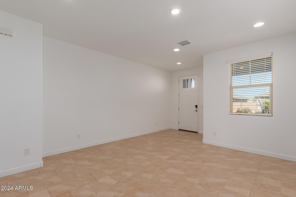 8911 W Solano Drive - Photo 5