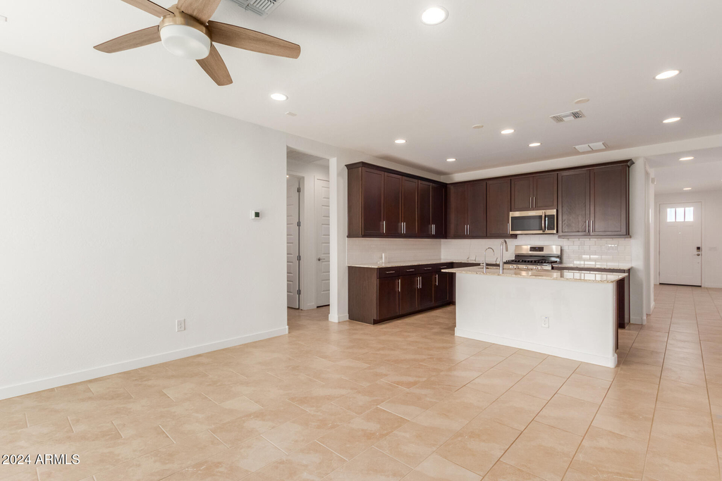8911 W Solano Drive - Photo 8