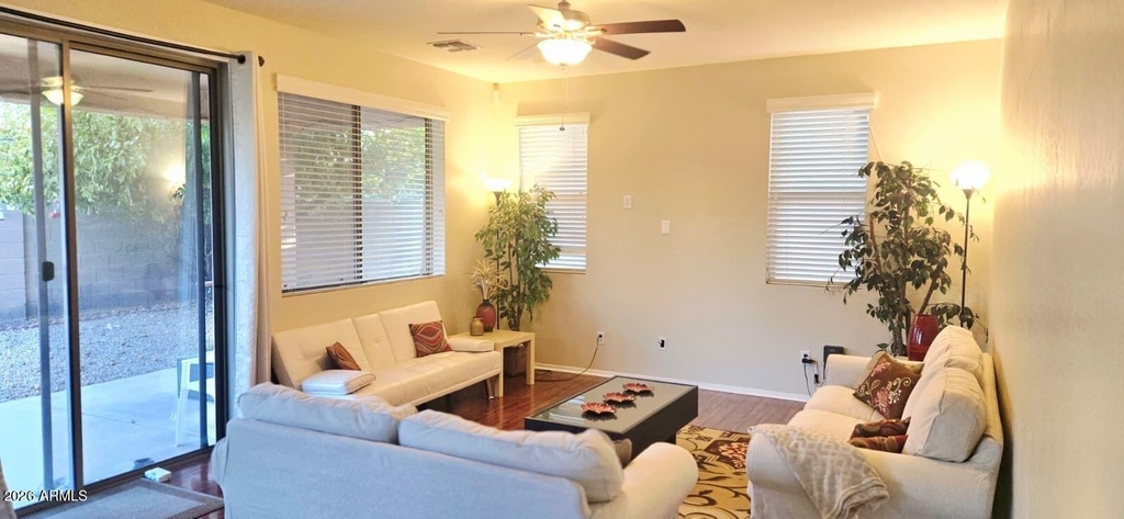 121 W Hackberry Drive - Photo 3