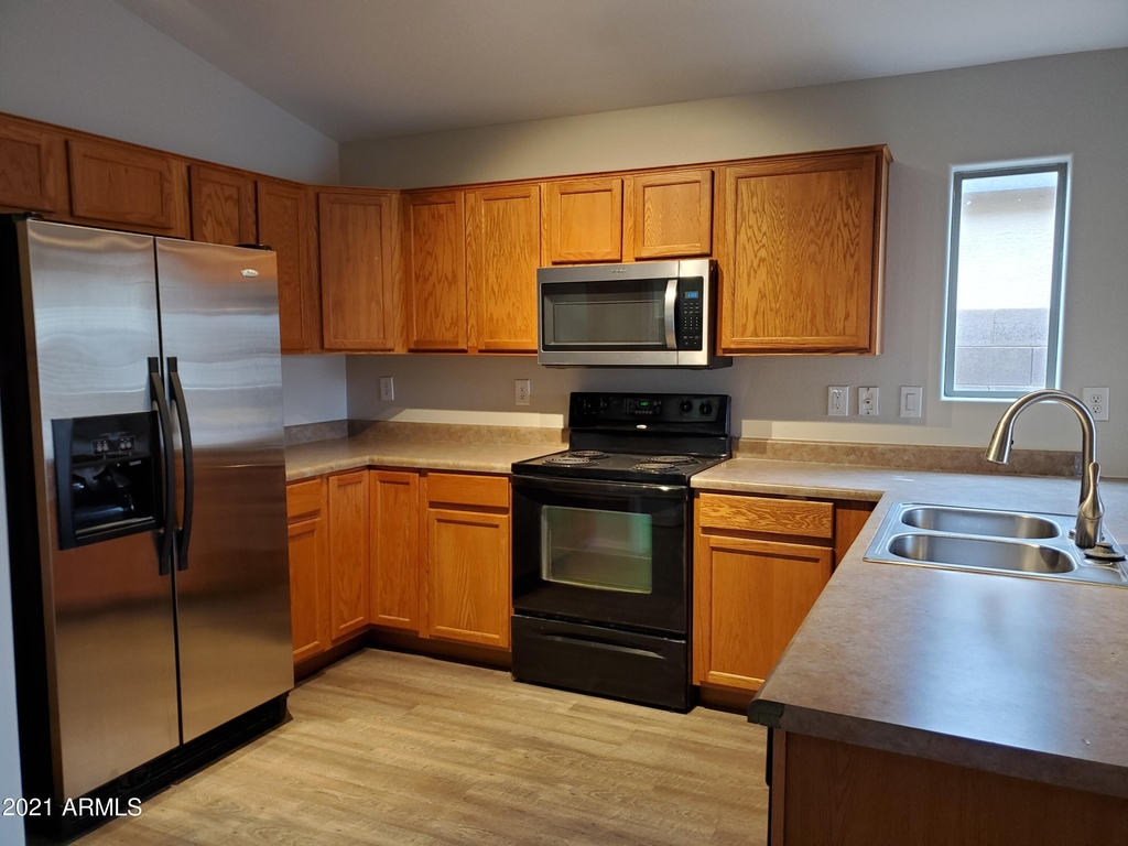 1745 E Melanie Street - Photo 8