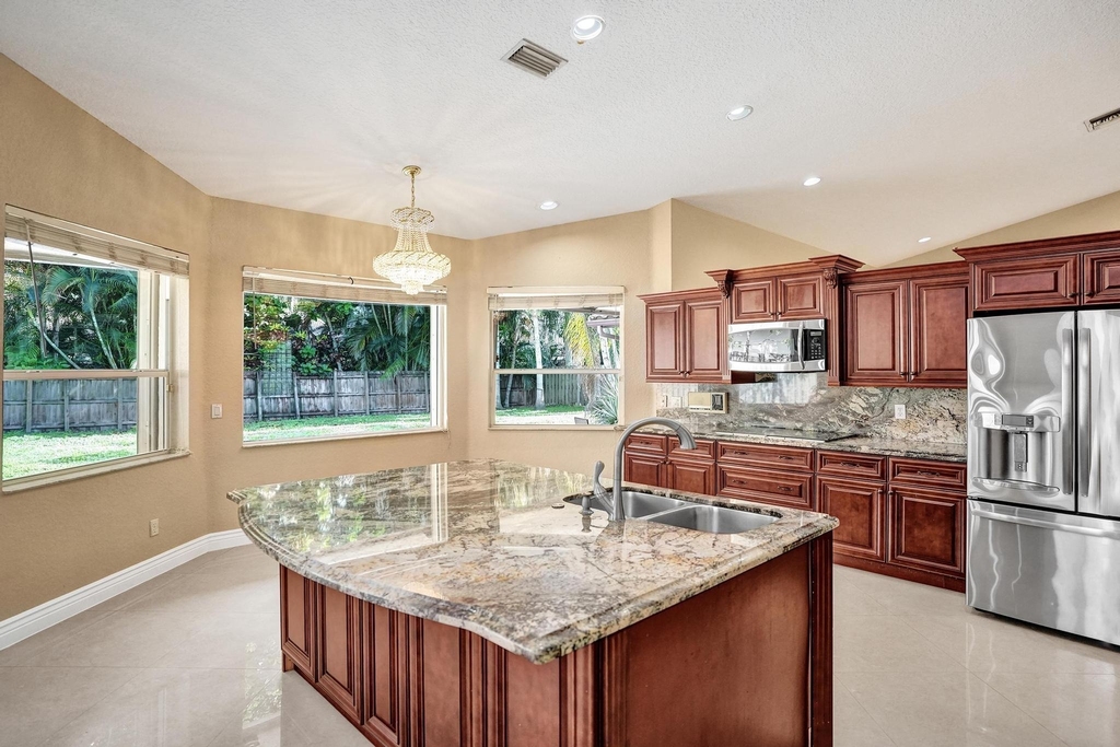 10255 Guatemala Street - Photo 15