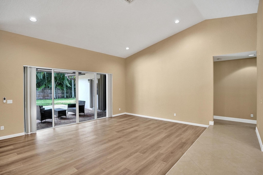 10255 Guatemala Street - Photo 6