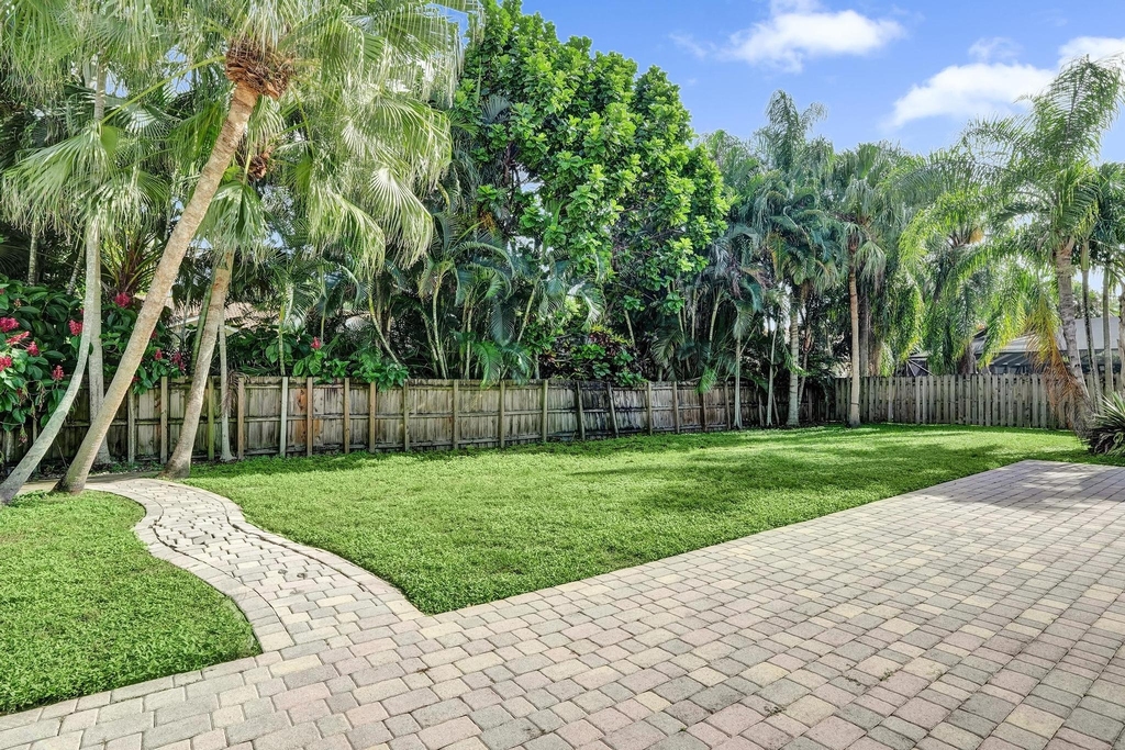 10255 Guatemala Street - Photo 34